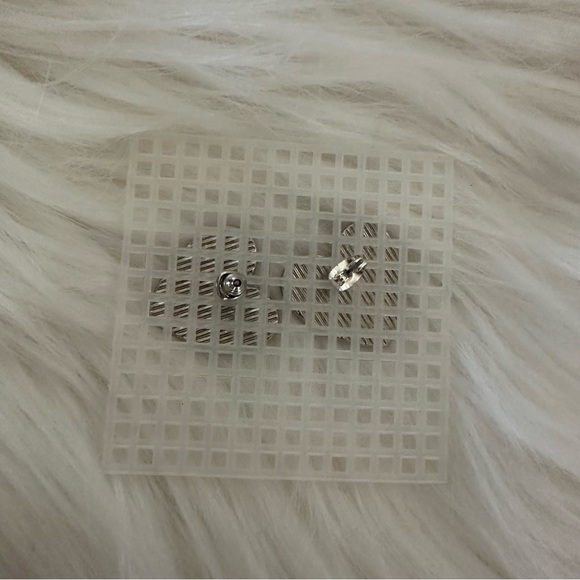 1” Enamel Black & Silver Heart Pierced Earrings - Picture 4 of 5